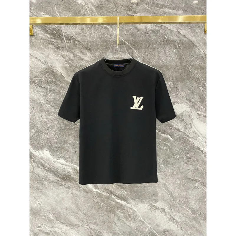 Louis Vuitton tracksuits for Louis Vuitton short tracksuits for men #A64394