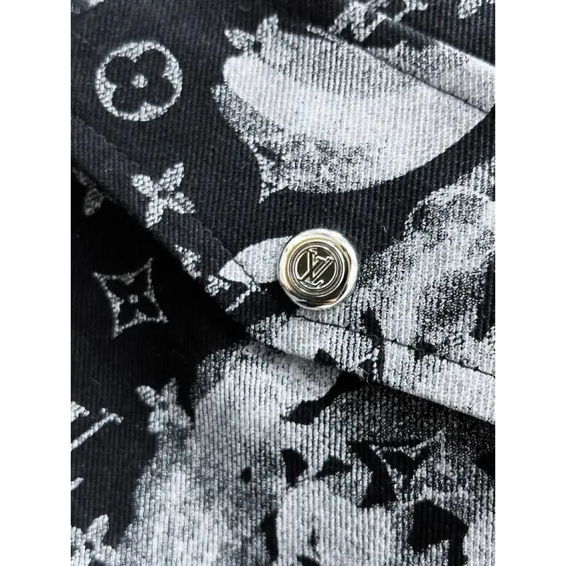 Louis Vuitton tracksuits for Louis Vuitton short tracksuits for men #A64407