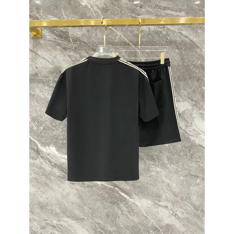 Louis Vuitton tracksuits for Louis Vuitton short tracksuits for men #A64394