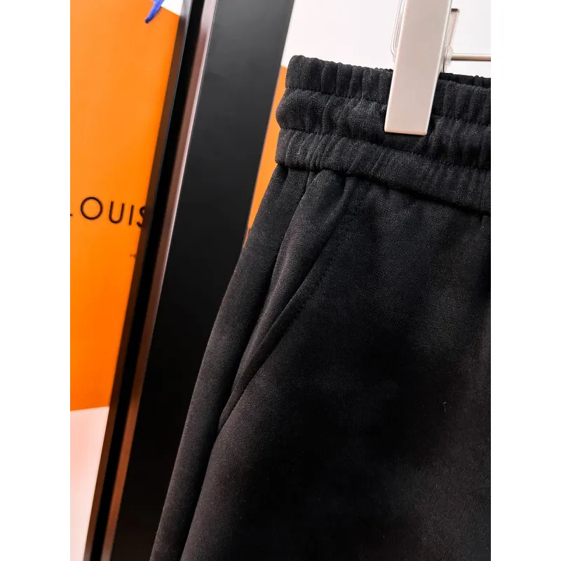 Louis Vuitton Pants for Louis Vuitton Long Pants #A43480