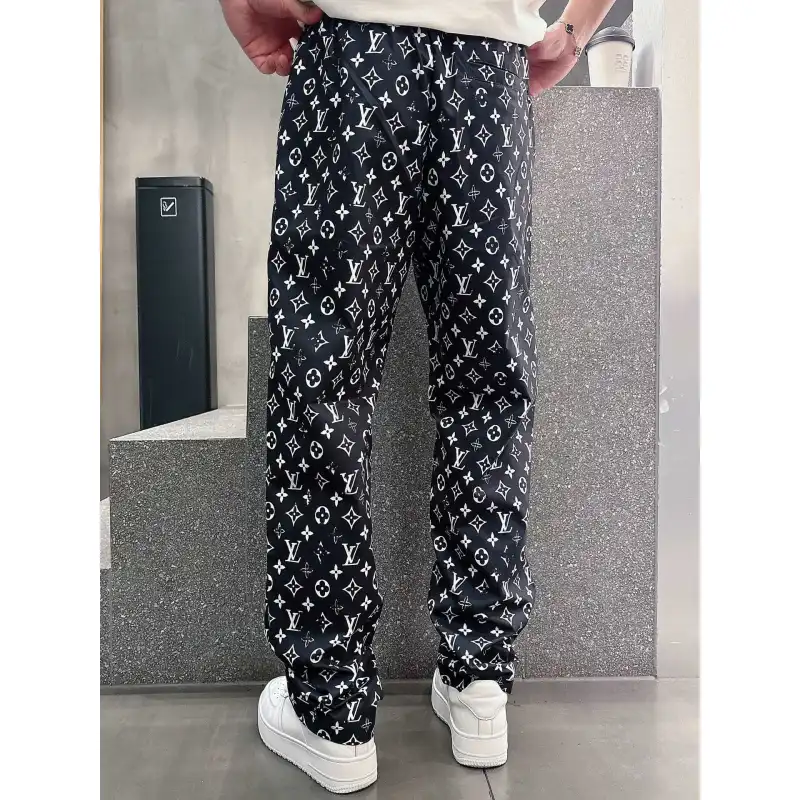 Louis Vuitton Pants for Louis Vuitton Long Pants #A52174