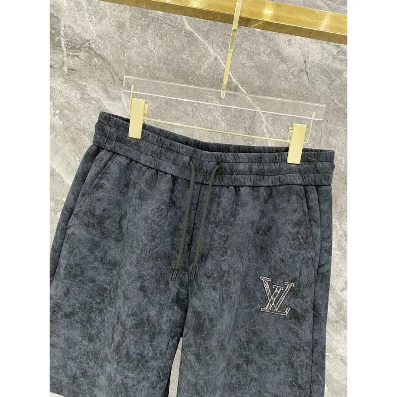 Louis Vuitton tracksuits for Louis Vuitton short tracksuits for men #A64398