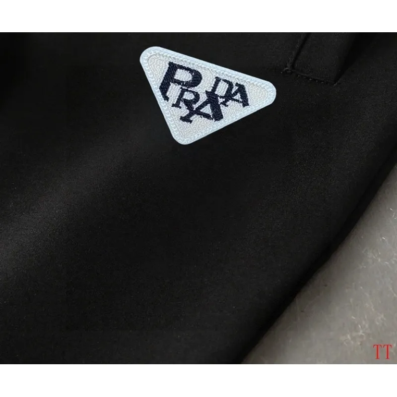 Prada Tracksuits for men Fleece-lined and thickened #A58016 Prada Tracksuits for men Fleece-lined and thickened #A58016