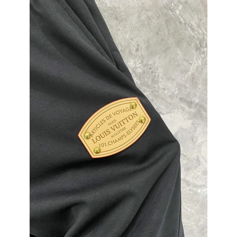 Louis Vuitton tracksuits for Louis Vuitton short tracksuits for men #A64390 Louis Vuitton tracksuits for Louis Vuitton short tracksuits for men #A64390