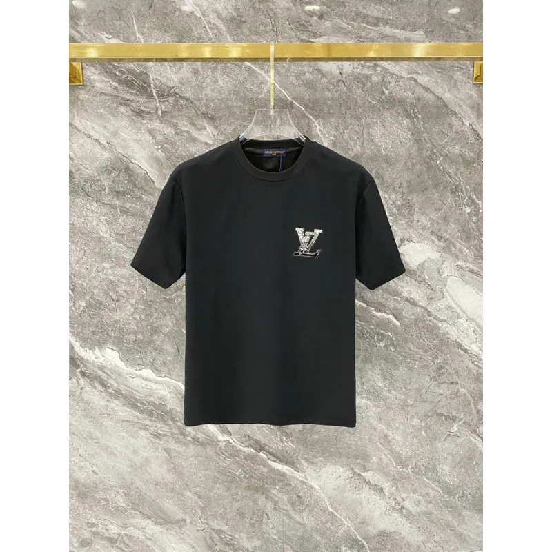 Louis Vuitton tracksuits for Louis Vuitton short tracksuits for men #A64385