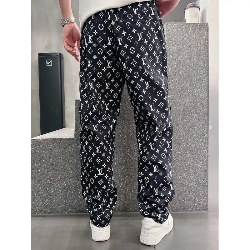 Louis Vuitton Pants for Louis Vuitton Long Pants #A52174