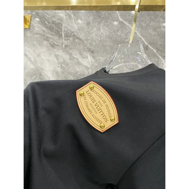 Louis Vuitton tracksuits for Louis Vuitton short tracksuits for men #A64390 Louis Vuitton tracksuits for Louis Vuitton short tracksuits for men #A64390