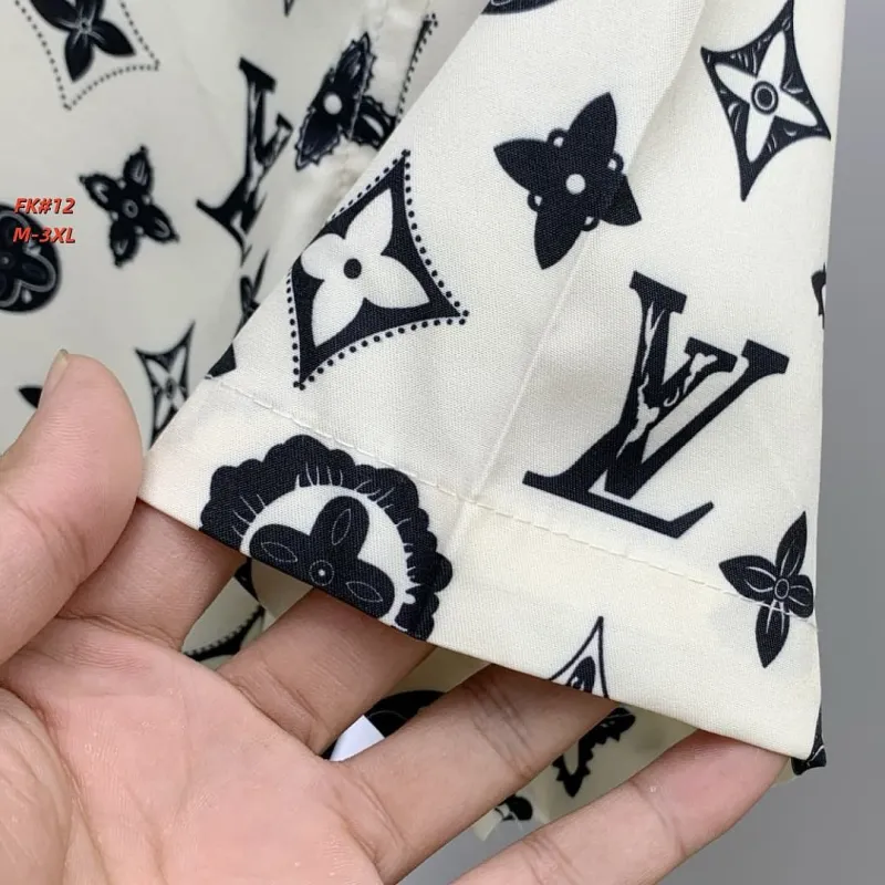 Louis Vuitton tracksuits for Louis Vuitton short tracksuits for men #A65684