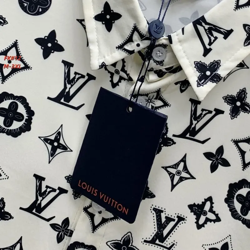 Louis Vuitton tracksuits for Louis Vuitton short tracksuits for men #A65684