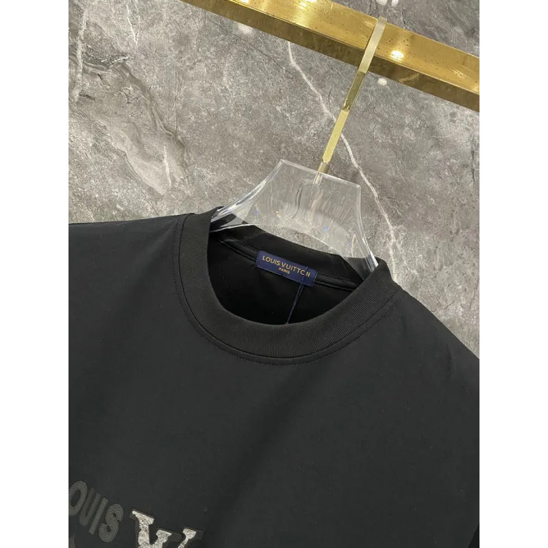 Louis Vuitton tracksuits for Louis Vuitton short tracksuits for men #A64376