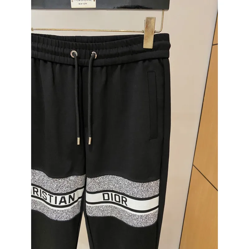 Dior tracksuits for Dior Short Tracksuits for men #A60168