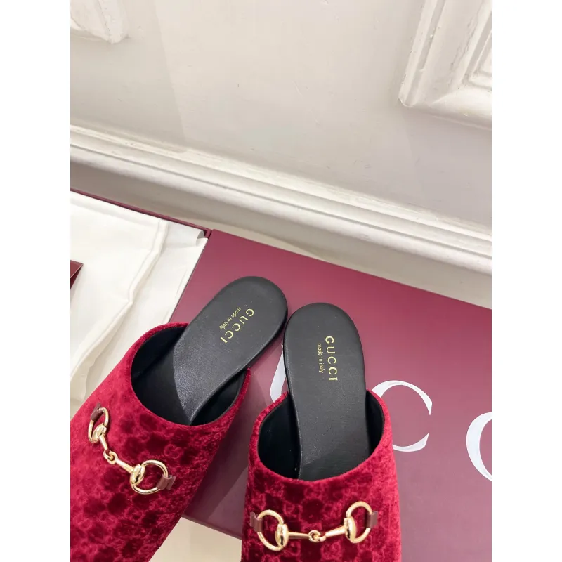 Gucci Shoes for Womens Gucci Slippers #A55908