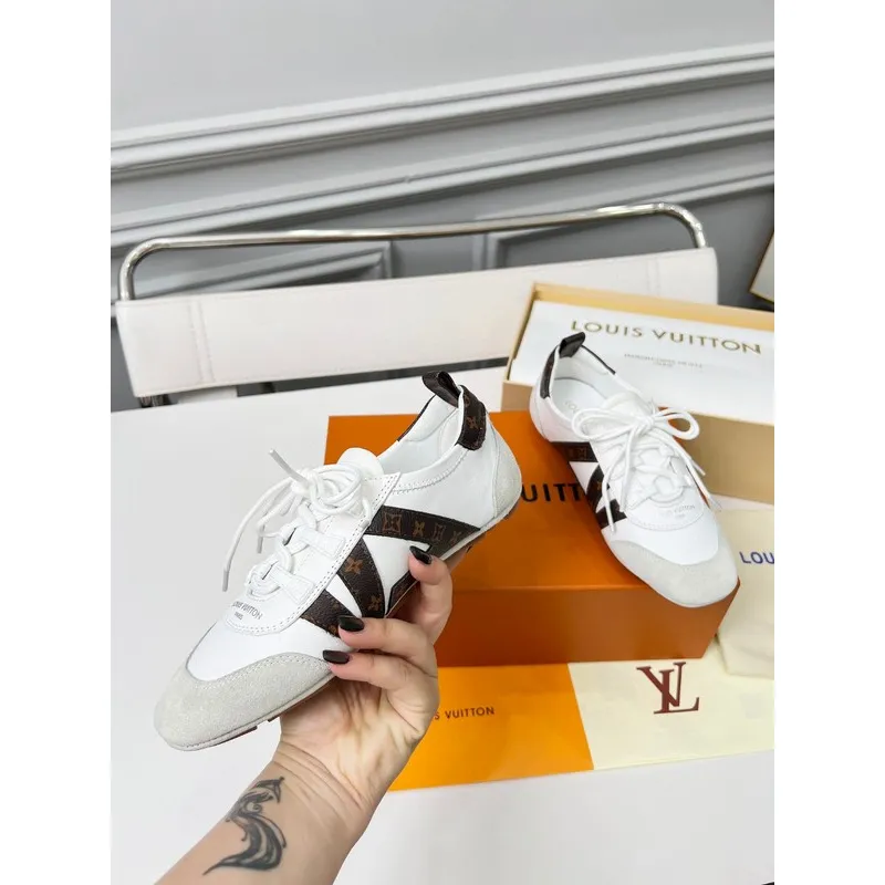 Gucci Shoes for Women Gucci Sneakers #A51355