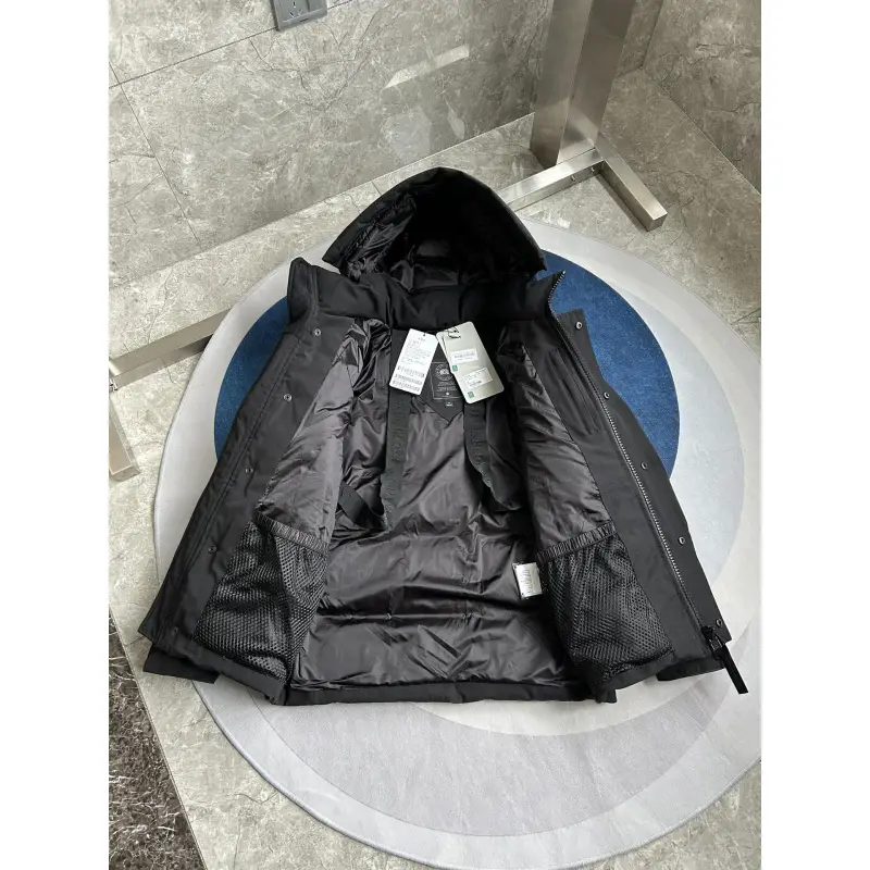 Ca*Goose E2048MB Wyndham Down Jacket Black #A58924