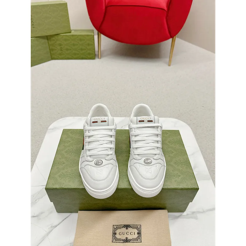 Gucci Shoes for Women Gucci Sneakers #A49604