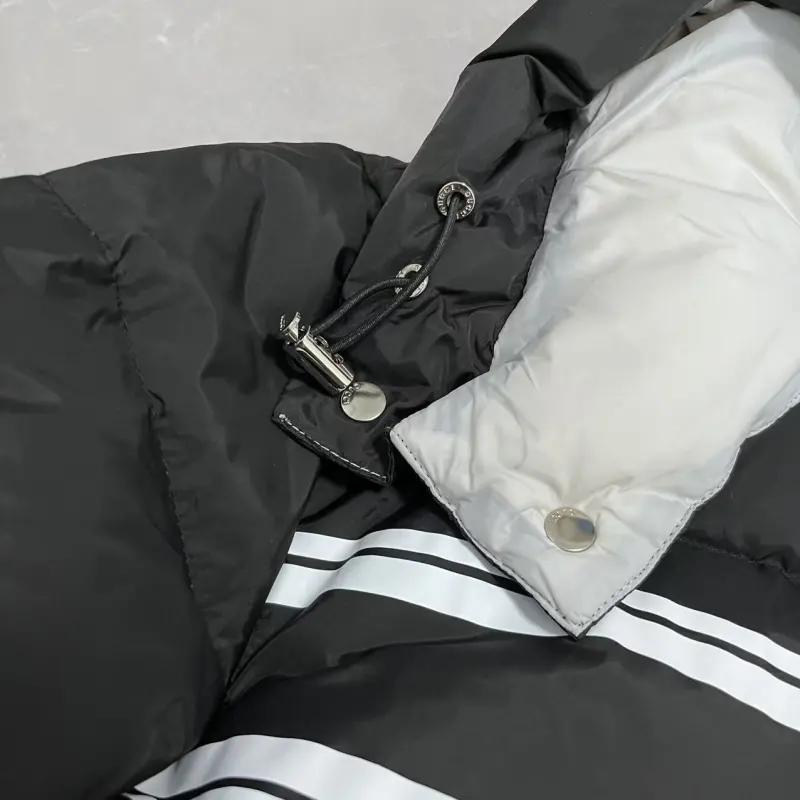 Gucci Black Puffer Jacket With White Stripes Unisex Style #A54548 Gucci Black Puffer Jacket With White Stripes Unisex Style #A54548