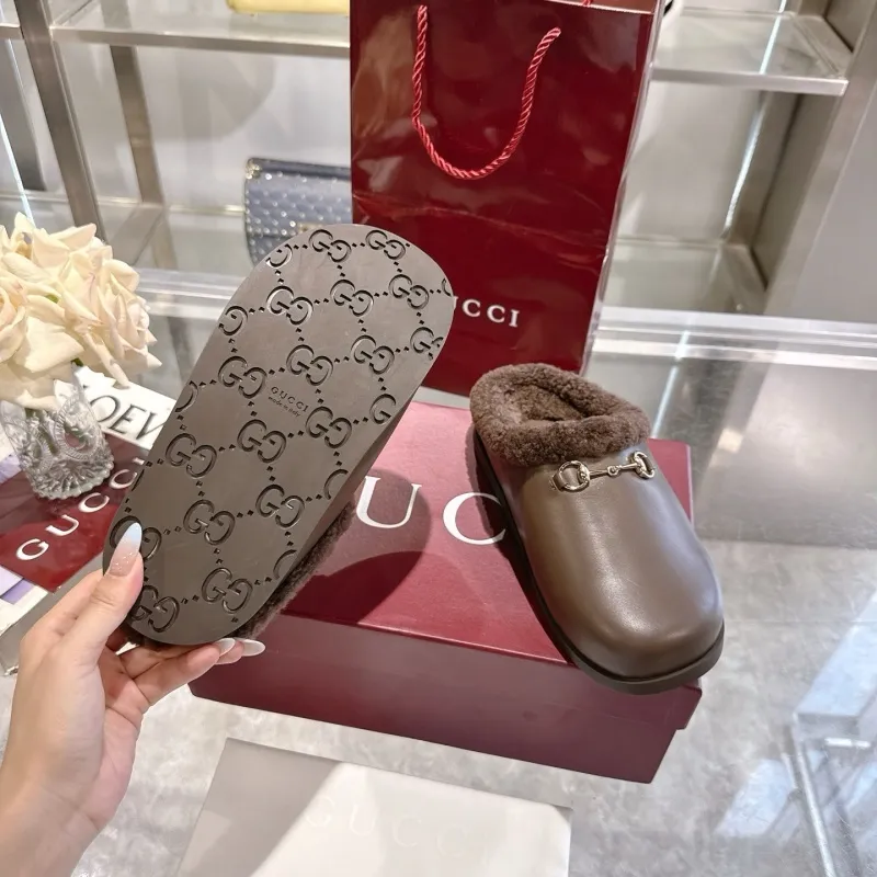 Gucci Shoes for Womens Gucci Slippers #A55131