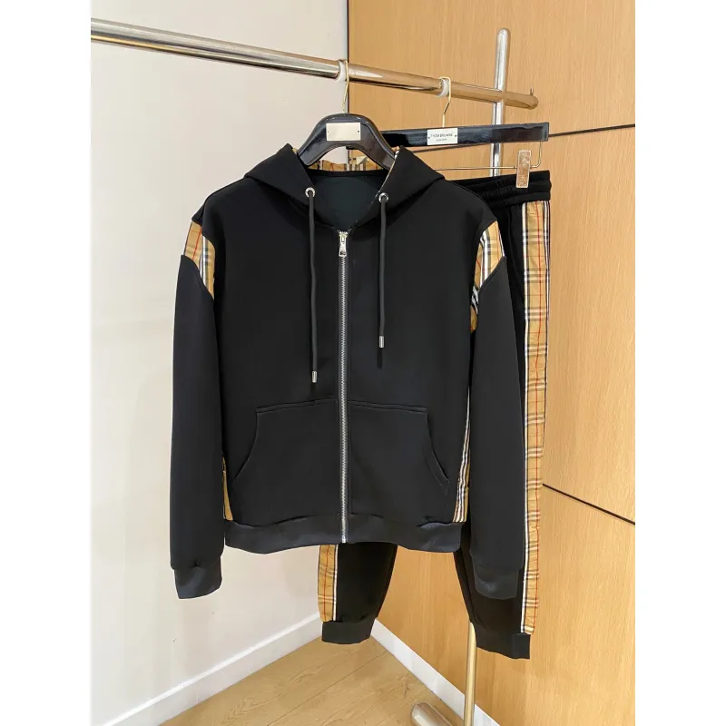 Burberry Tracksuits for Burberry Short Tracksuits for men #A60163