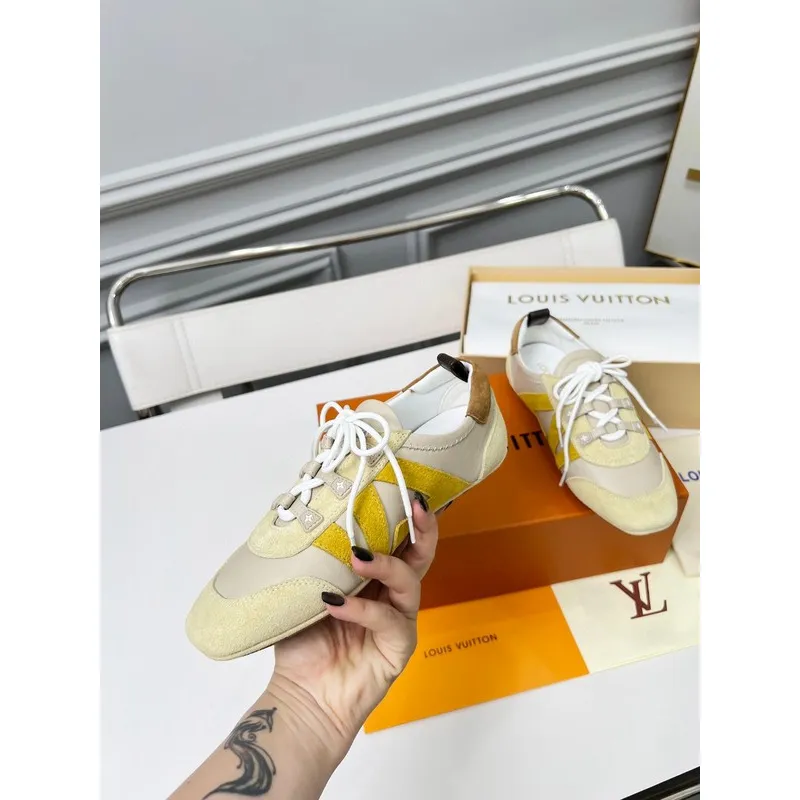 Gucci Shoes for Women Gucci Sneakers #A51357