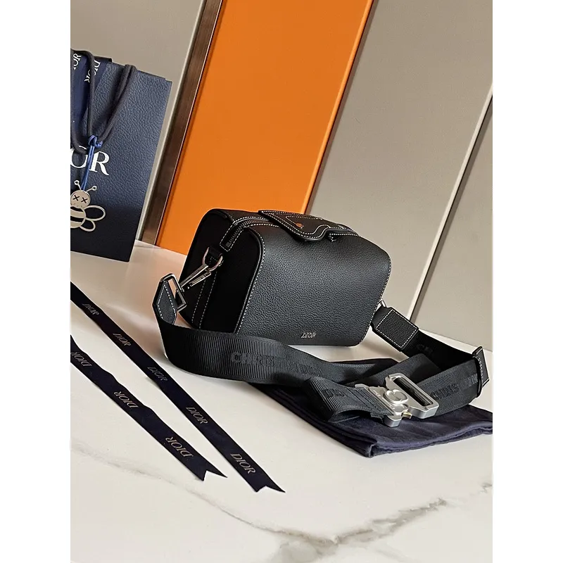 Sleek Black D-ior Leather Crossbody Bag for Timeless Everyday Elegance size:22×10×12cm #A54110 Sleek Black D-ior Leather Crossbody Bag for Timeless Everyday Elegance size:22×10×12cm #A54110