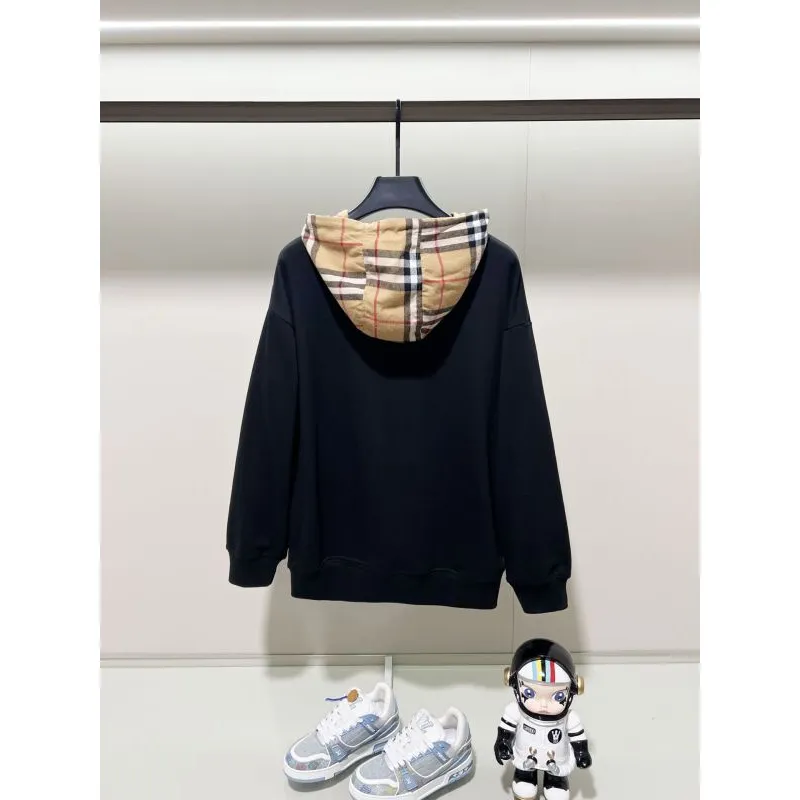 Burberry - Style Beige Hoodie With Iconic Checkered Hood Lining #A54445