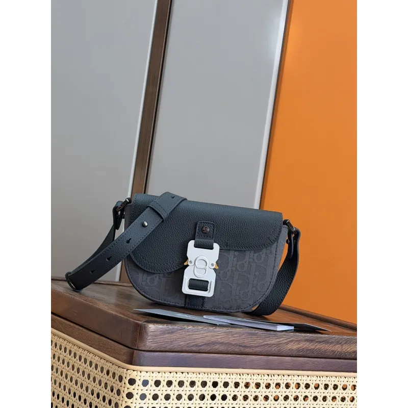 D-ior Small Saddle Messenger Bag – Anthracite Gray Oblique Canvas & Grained Calfskin with Aluminum Buckle #A59162