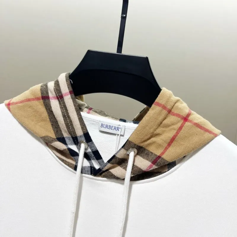 Burberry - Style Beige Hoodie With Iconic Checkered Hood Lining #A54445