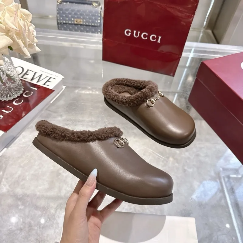 Gucci Shoes for Womens Gucci Slippers #A55131