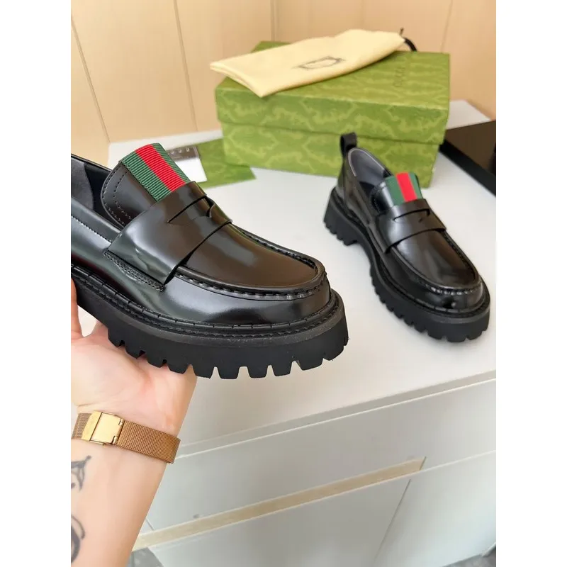 Gucci Shoes for Women Gucci Sneakers #A44498