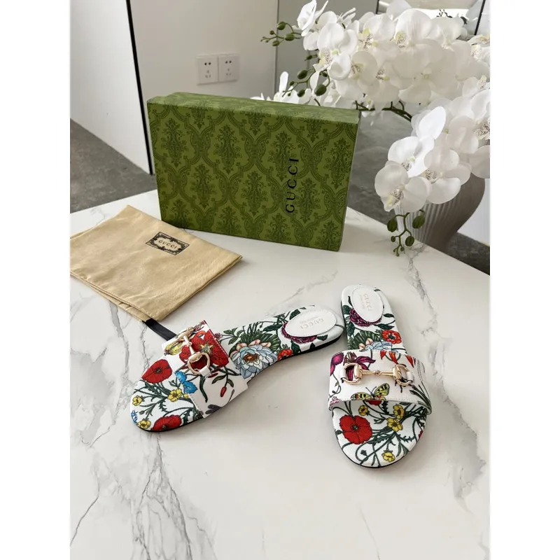 Gucci Shoes for Womens Gucci Slippers #A52046