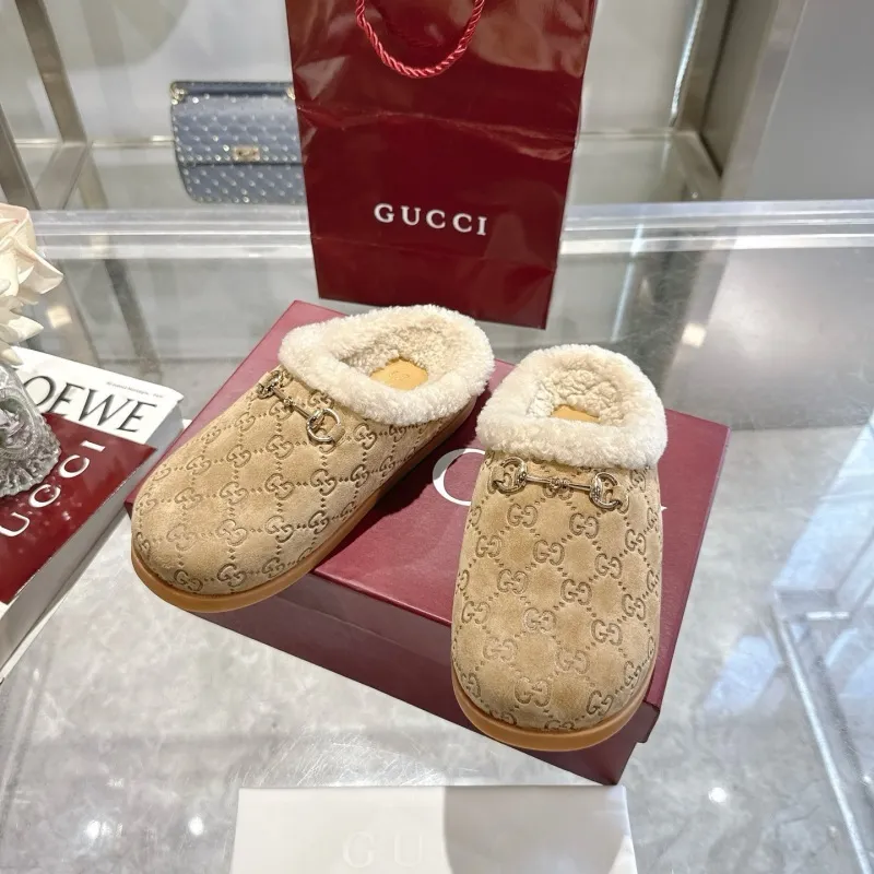Gucci Shoes for Womens Gucci Slippers #A55130