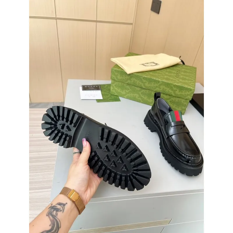 Gucci Shoes for Women Gucci Sneakers #A44498