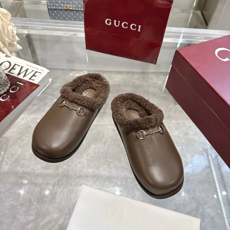 Gucci Shoes for Womens Gucci Slippers #A55131