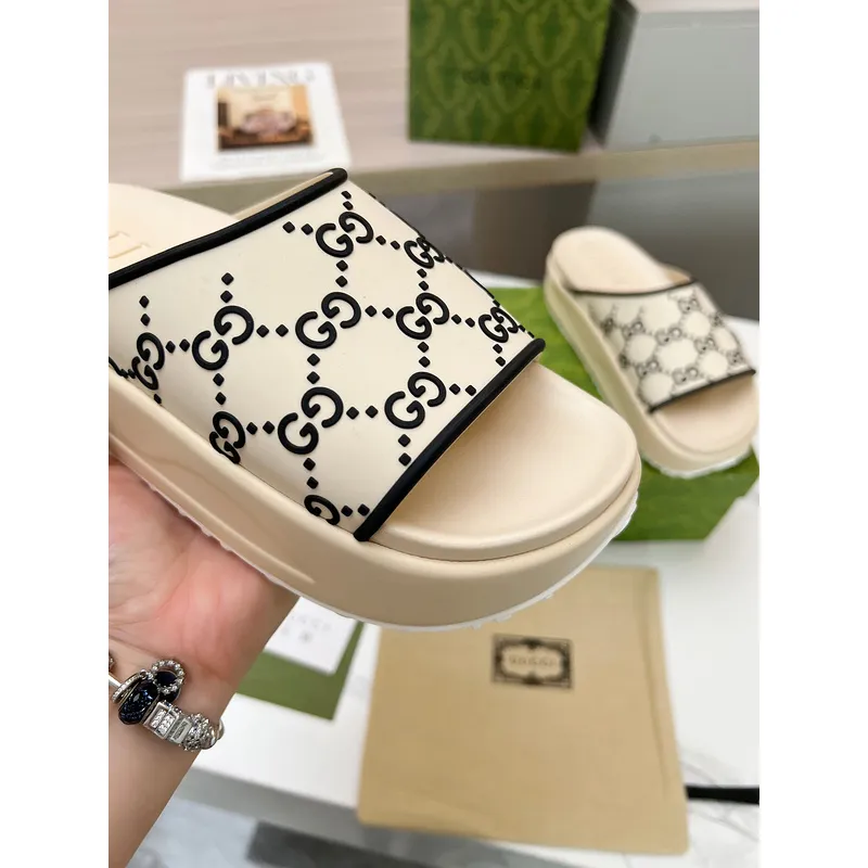 Gucci Shoes for Womens Gucci Slippers #A52471