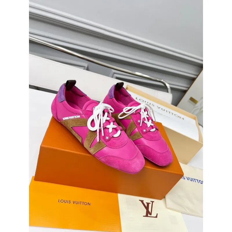 Gucci Shoes for Women Gucci Sneakers #A51356