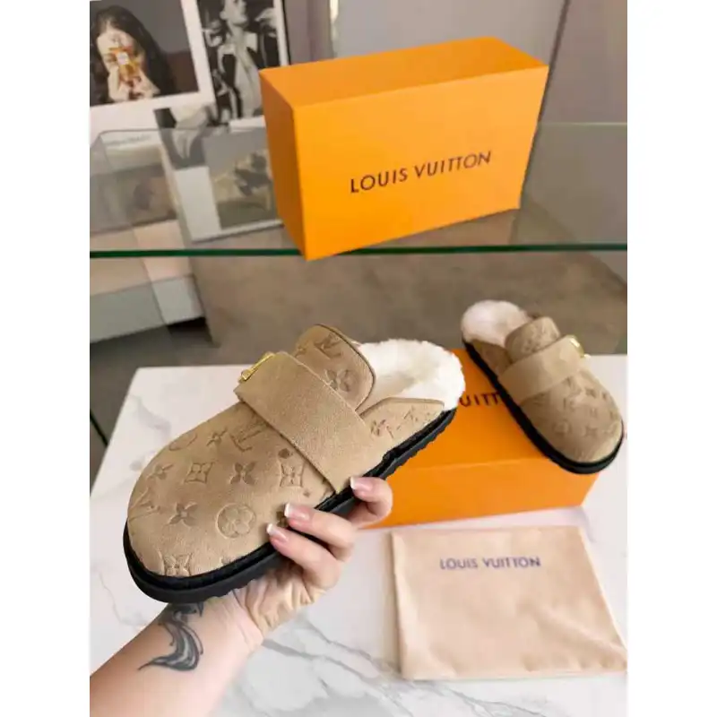 Louis Vuitton Shoes for Womens Louis Vuitton Slippers #A58626
