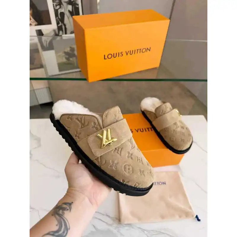 Louis Vuitton Shoes for Womens Louis Vuitton Slippers #A58626