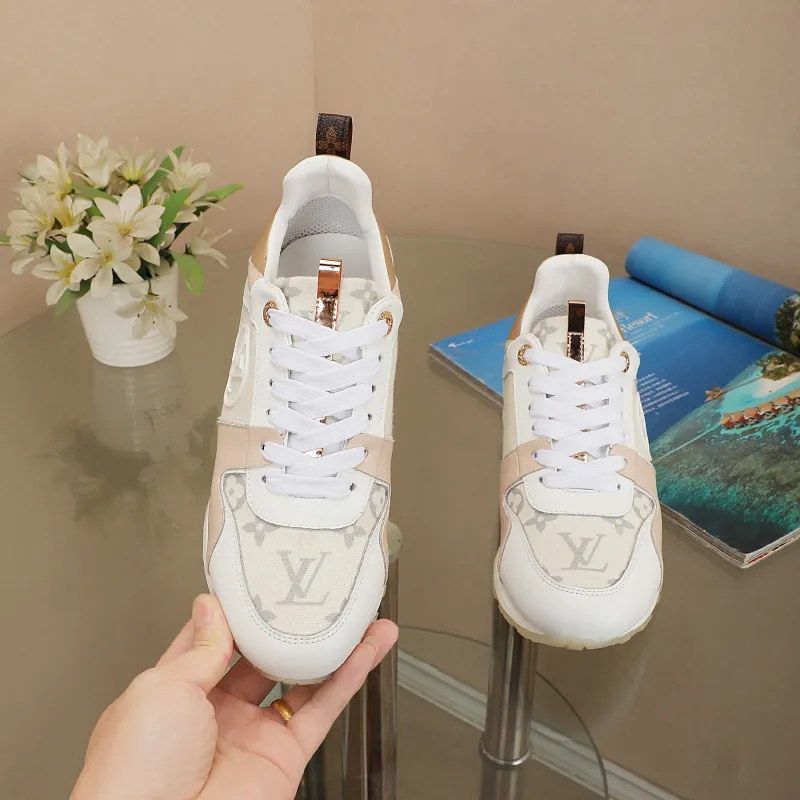 Louis Vuitton Shoes for Womens Louis Vuitton Sneakers #A37362