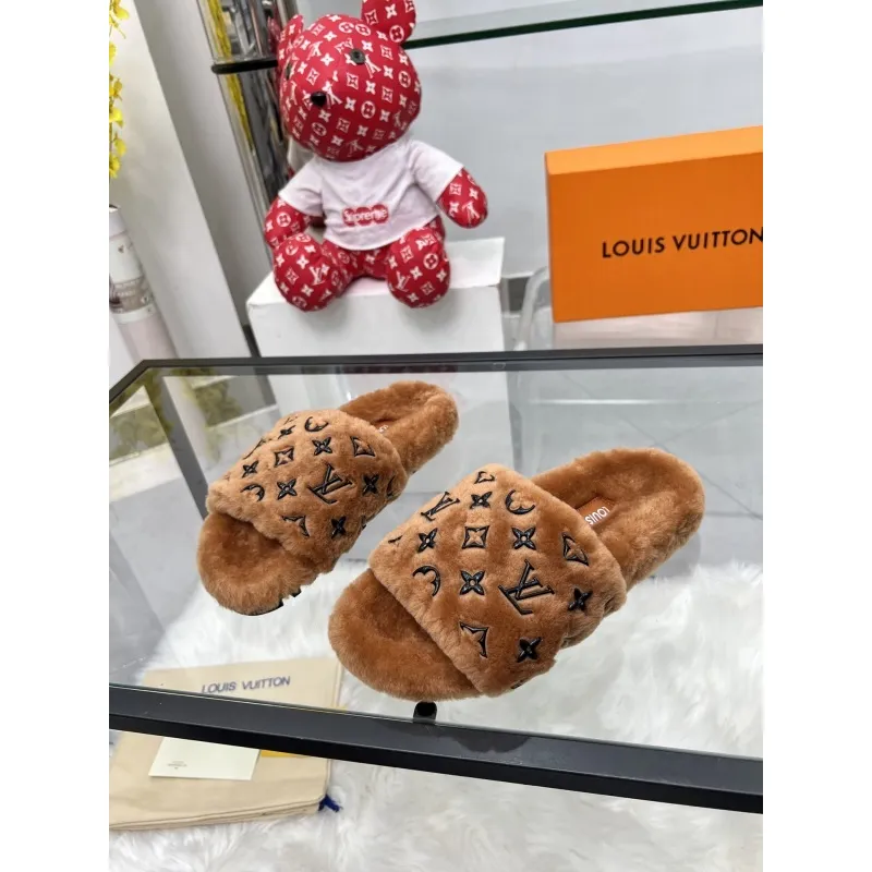 Louis Vuitton Shoes for Womens Louis Vuitton Slippers #A57890
