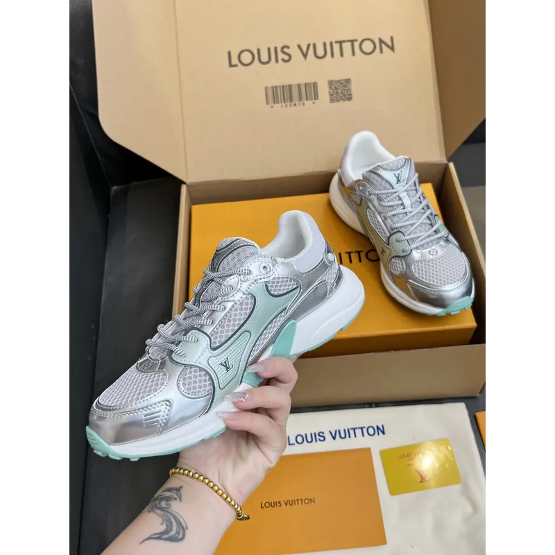 Louis Vuitton Shoes for Womens Louis Vuitton Sneakers #A49594