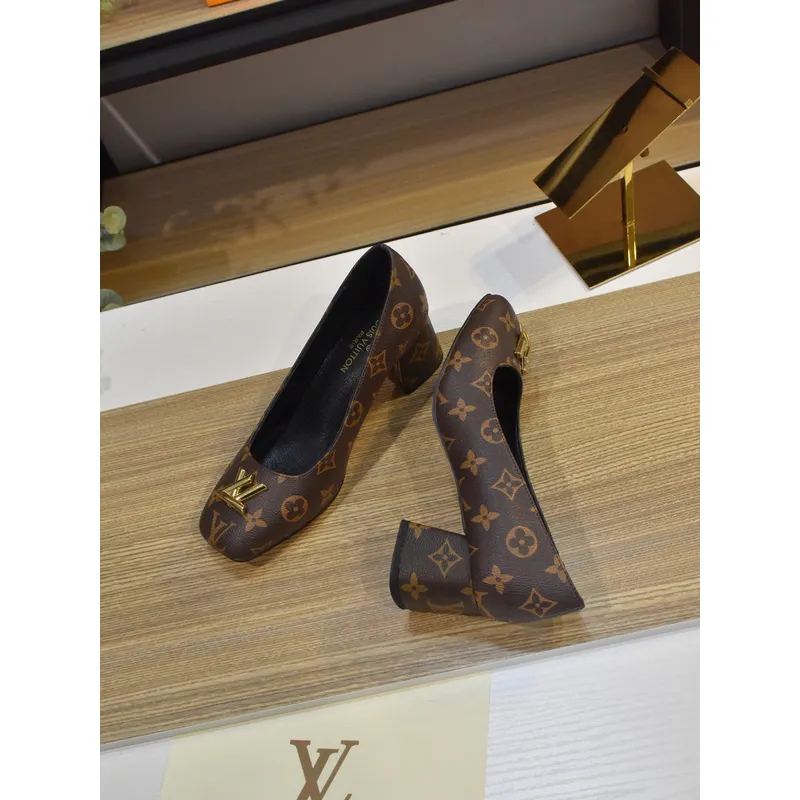 Louis Vuitton Shoes for Womens Louis Vuitton Pumps #A49748