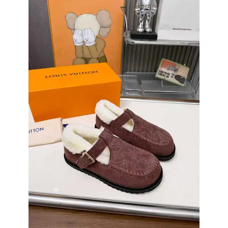 Louis Vuitton Shoes for Womens Louis Vuitton Slippers #A58620