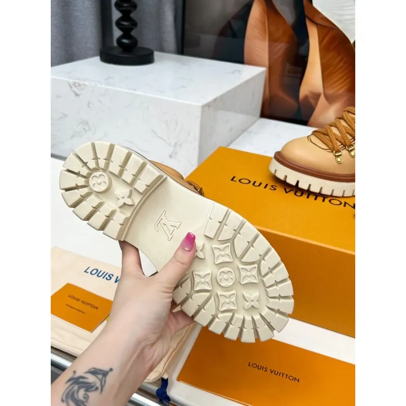 Louis Vuitton Shoes for Louis Vuitton Unisex Shoes 3.5cm #A56853