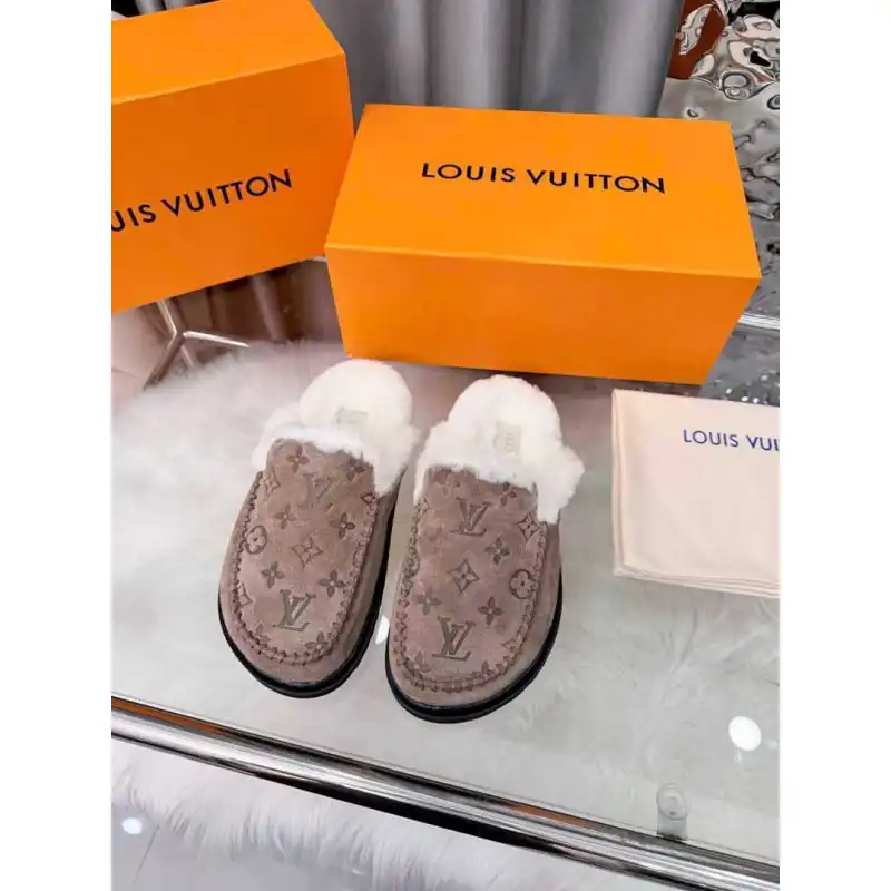 Louis Vuitton Shoes for Womens Louis Vuitton Slippers #A58616