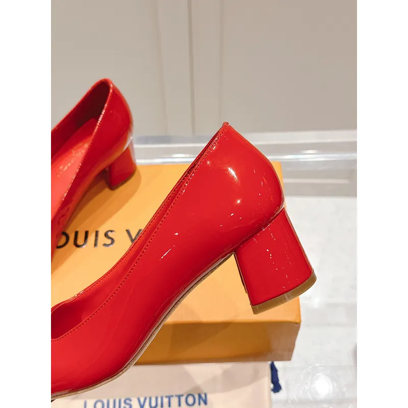 Louis Vuitton Shoes for Womens Louis Vuitton Pumps #A49570