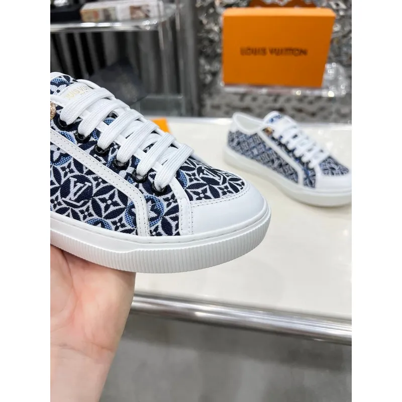 Louis Vuitton Shoes for Womens Louis Vuitton Sneakers #A53320