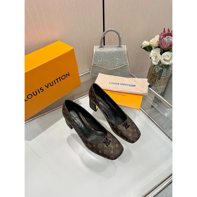 Louis Vuitton Shoes for Womens Louis Vuitton Pumps #A49586
