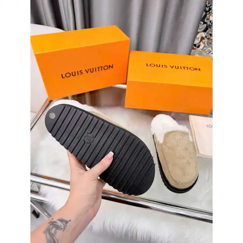 Louis Vuitton Shoes for Womens Louis Vuitton Slippers #A58618 Louis Vuitton Shoes for Womens Louis Vuitton Slippers #A58618