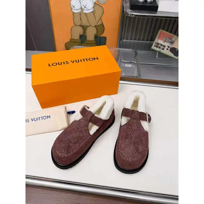 Louis Vuitton Shoes for Womens Louis Vuitton Slippers #A58620