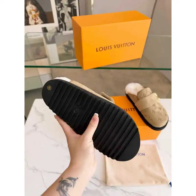 Louis Vuitton Shoes for Womens Louis Vuitton Slippers #A58626